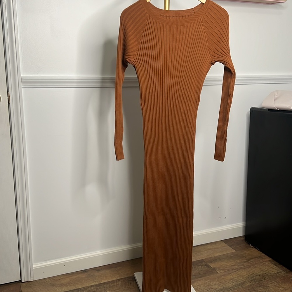 The normal brand Ava Ribbed Maxi Dress in Clay sweater dress - Picture 3 of 13